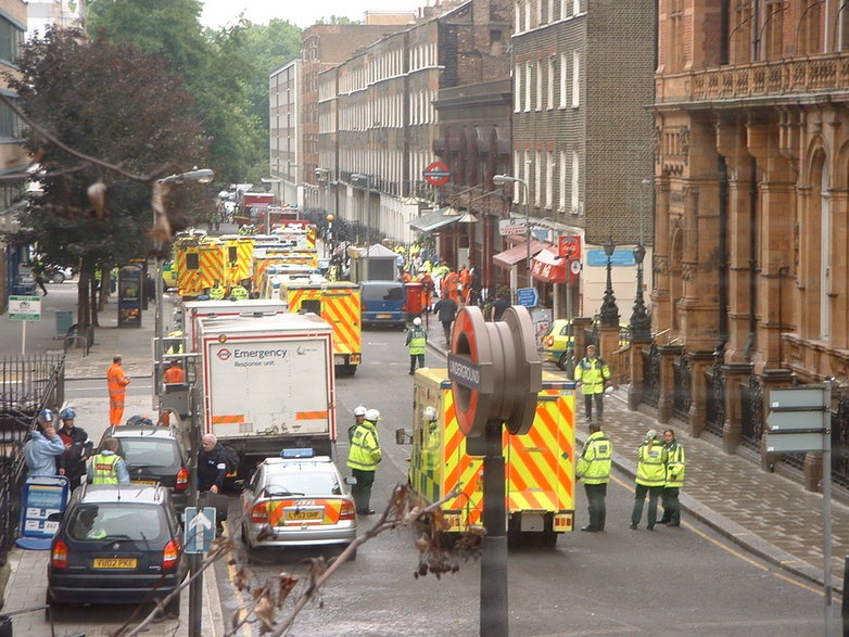W 2005 roku terroryści zaatakowali Londyn. W atakach zginęło 56 osób w tym czterech napastników. Fot. Francis Tyers/Wikimedia