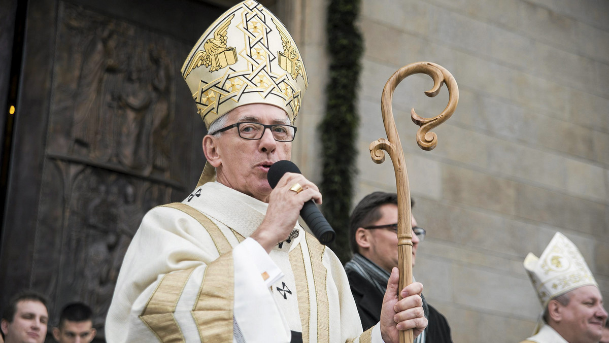 Metropolita katowicki abp Wiktor Skworc przewodniczył dziś mszy w intencji Ojczyzny, Śląska, Powstańców i ich rodzin z okazji 95. rocznicy III Powstania Śląskiego. – Potrzeba nam poczucia identyfikacji z regionem i budowania jego tożsamości ponad partyjnymi podziałami – mówił podczas uroczystości w kościele św. Jadwigi w Katowicach arcybiskup Skworc.