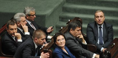 Nowy sondaż: rośnie poparcie dla rządu