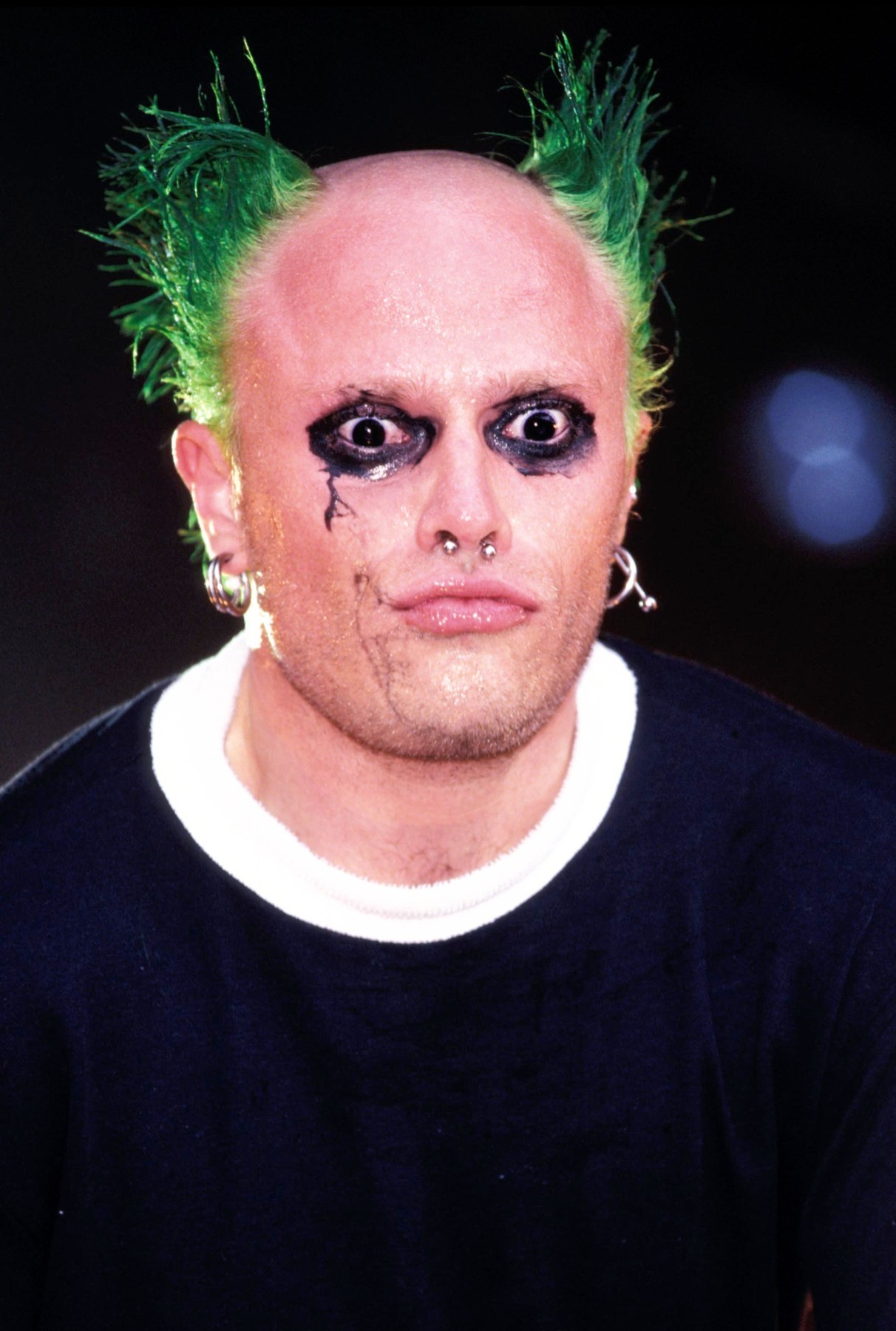 Britský spevák a člen elektronickej hudobnej skupiny The Prodigy Keith Flint. 