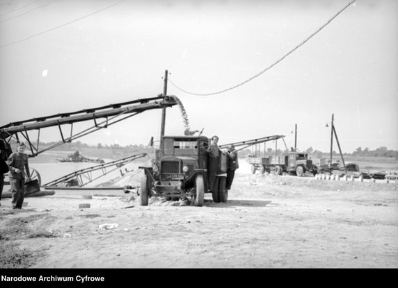 Budowa zakładów przemysłowych i osiedla mieszkaniowego Nowa Huta  - rok 1950