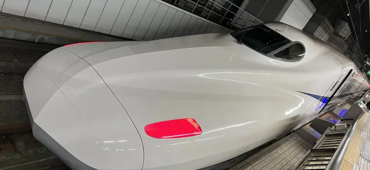 Jechałem Shinkansenem. Ten pociąg się nie spóźnia, mknie 300 km/h i nikt nigdy w nim nie zginął