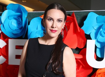 "Nisam mogla da idem u školu, jer mi se majka skidala pred kamerama" Ćerka popularne glumice progovorila o kompleksnom odnosu sa majkom