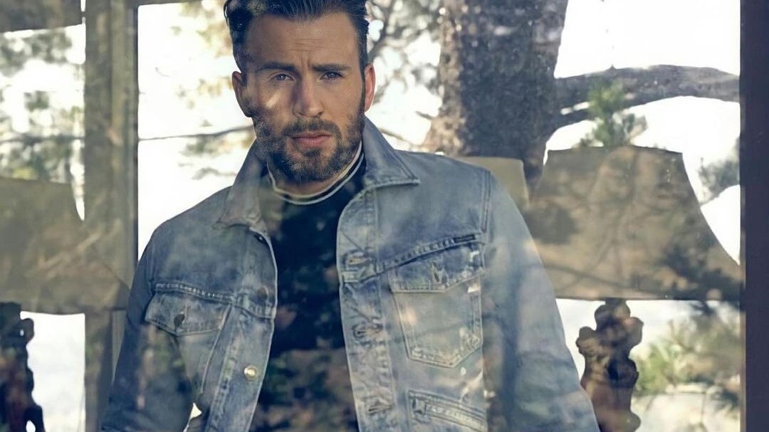 Chris Evans to be named sexiest man alive for 2021 - Vimarsana News