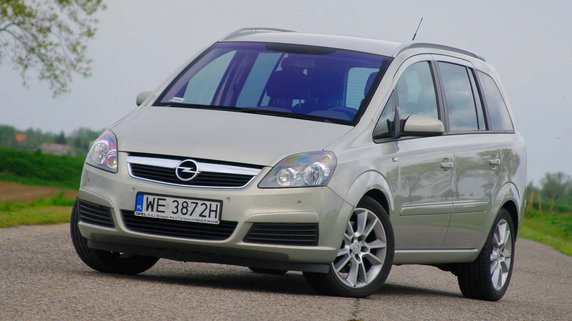 Opel Zafira B 1.8 2010 r.