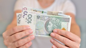 Новые, более высокие зарплаты, а также отсутствие критерия дохода. Должно быть выполнено только одно условие