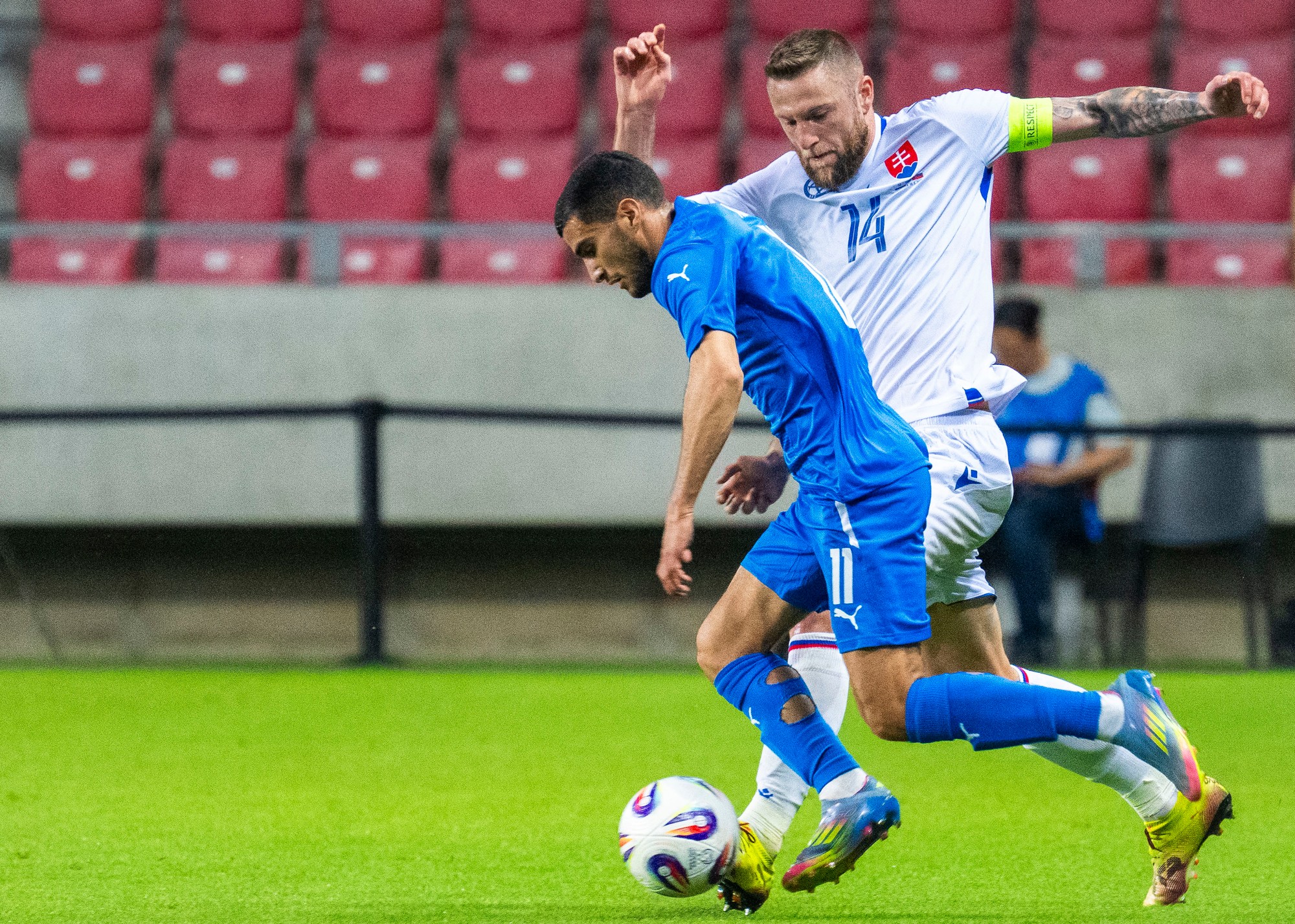 Liel Abada (Izrael) a Milan Škriniar (Slovensko).