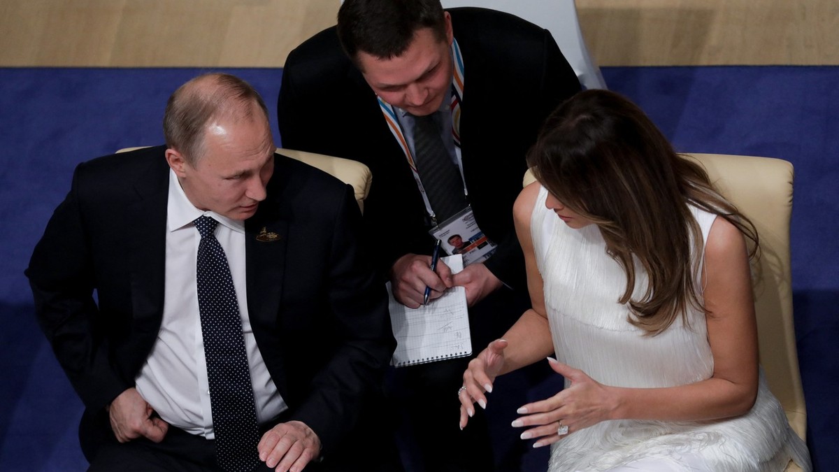 Vladimir Putin i Melanija Tramp 2017. u Hamburgu 