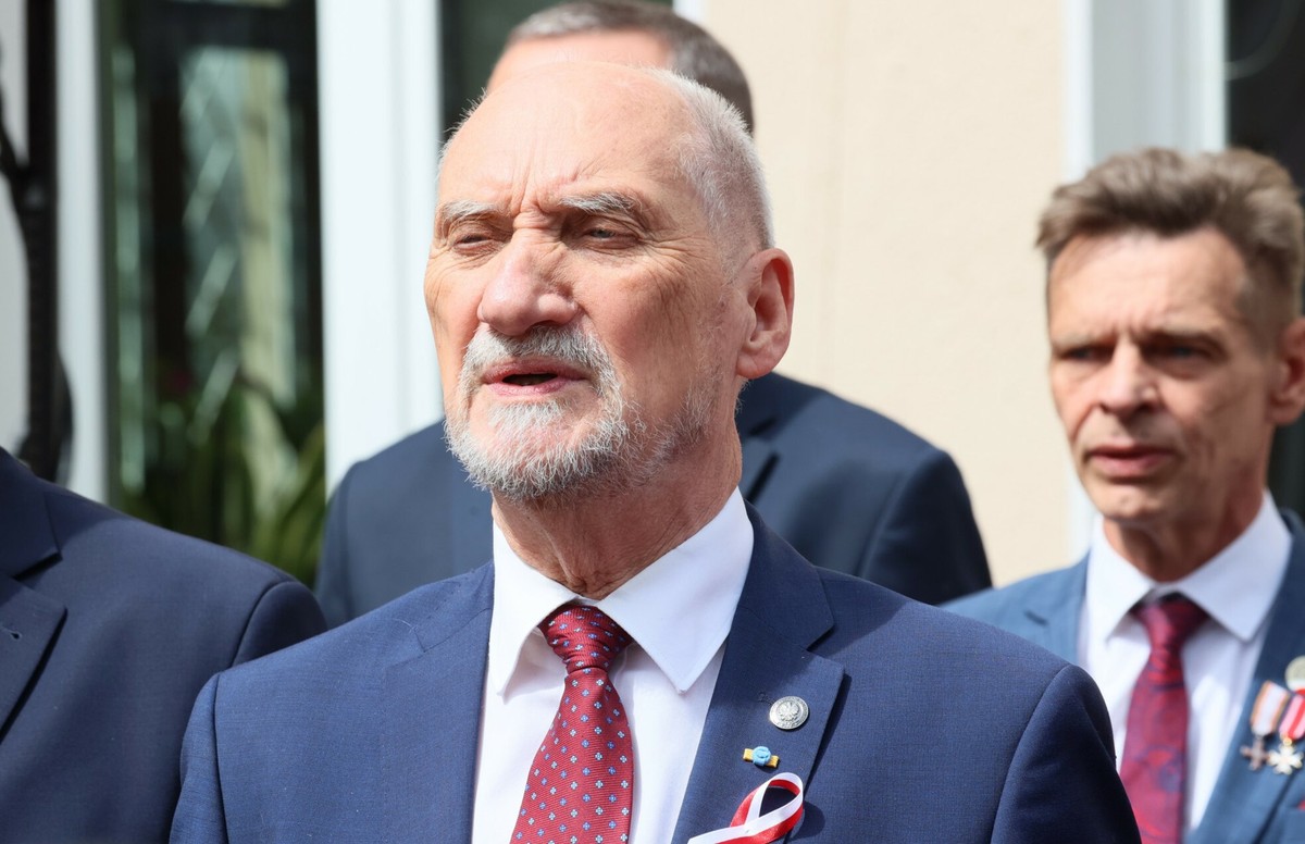 Jest decyzja komisji ws. immunitetu Macierewicza. To nie koniec