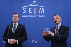 Spór o SAFE. PiS żąda przyjęcia projektu Nawrockiego