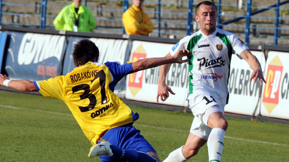 W rewanżowym meczu półfinałowym Pucharu Ekstraklasy Arka Gdynia pokonała Śląsk Wrocław 1:0 (0:0). DO finału awansowali jednak podopieczni Ryszarda Tarasiewicza, którzy na własnym obiekcie wygrali 3:0.