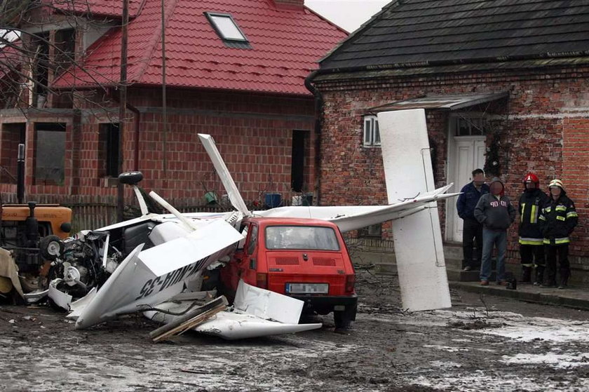 Samolot spadł na malucha