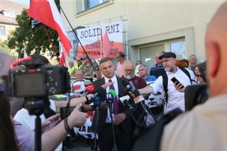 Bąkiewicz z zarzutami prokuratorskimi i zakazem zbliżania się do granicy polsko-niemieckiej