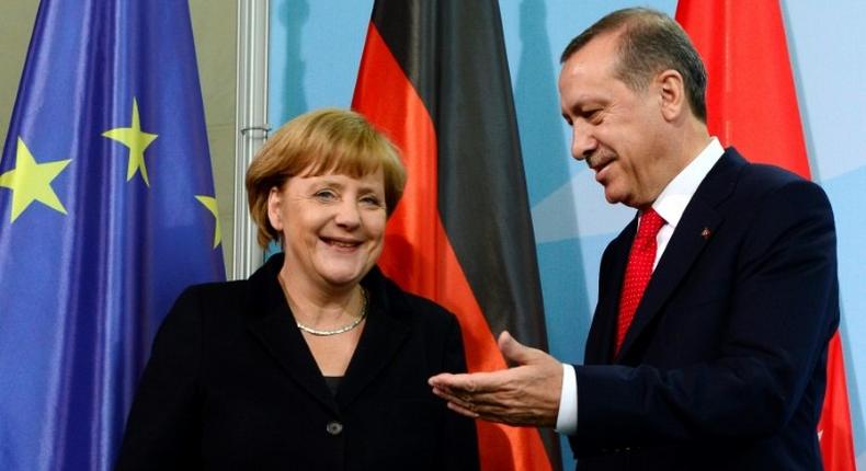 German Chancellor Angela Merkel will meet Turkish President Recep Tayyip Erdogan after a series of sharp exchanges between the two countries