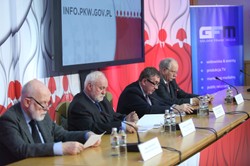 PKW wciąż ma kłopoty z liczeniem głosów. Konferencja przełożona