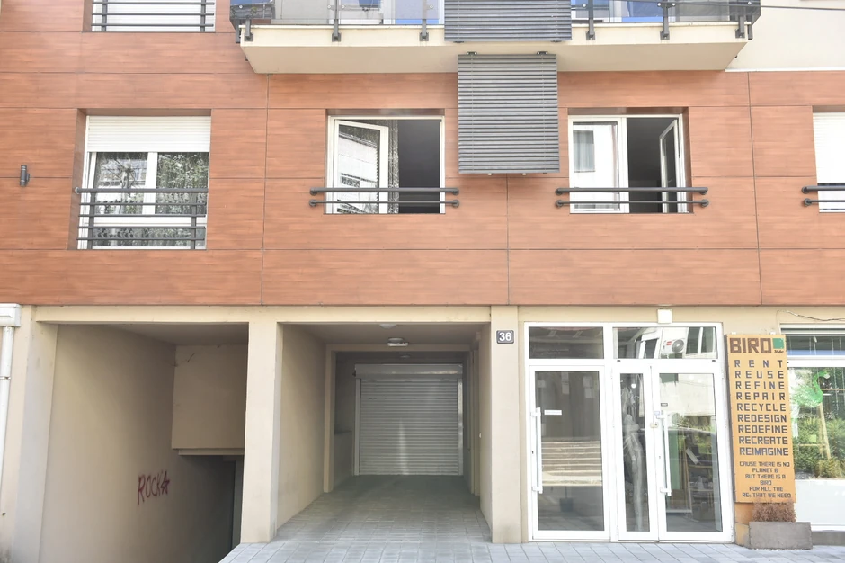 Zgrada u kojoj je bivši fudbaler Miljan Mrdaković izvršio samoubistvo