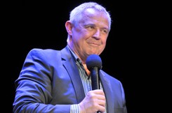 Marek Kondrat już tak nie wygląda. Internauci: Staruszek jak Hopkins [WIDEO]