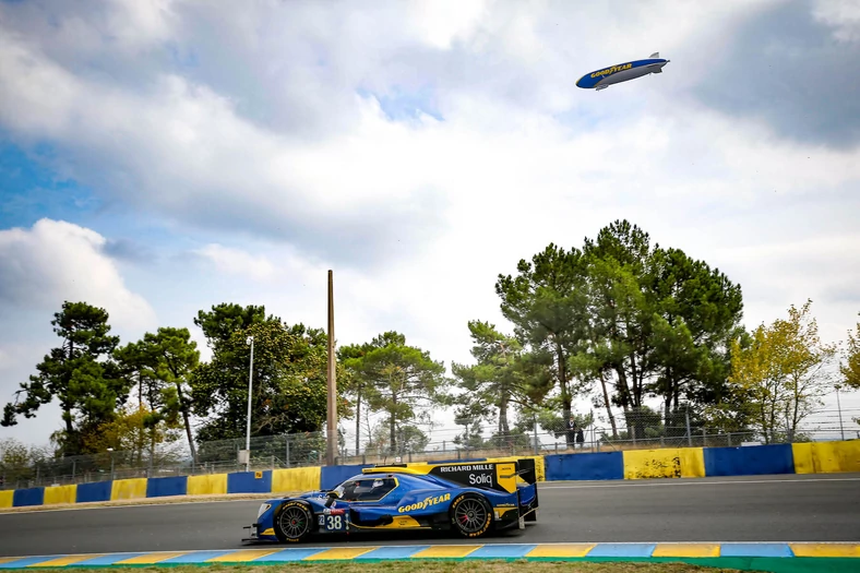 Sterowiec Goodyear Blimp podczas wyścigu Le Mans 2020 fot Clement Marin