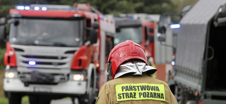 Gmina Korycin: Wypadek w oborze. Strażacy wyciągali byka z piwnicy