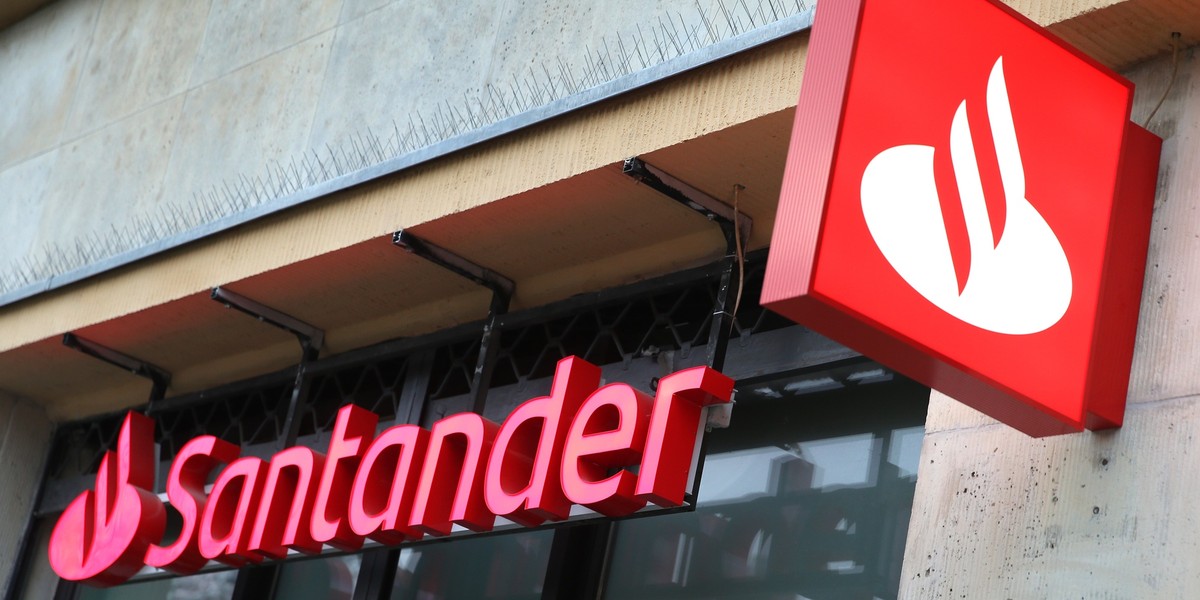 Santander Bank Polska w poniedziałek 25 marca ma awarię, w ramach której nie działają m.in. karty płatnicze, przez co niemożliwe jest wyciągnięcie gotówki z bankomatu