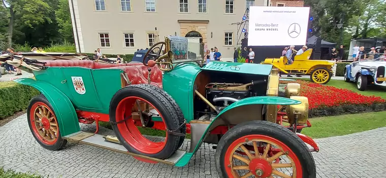 Od aut z XIX w. przez jedyne w Polsce zabytkowe Bugatti po najnowsze Lamborghini: kilkaset klasyków na Zamku Topacz