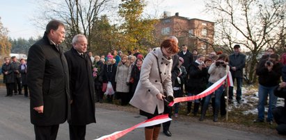 Wieś dostała drogę za pomoc ofiarom