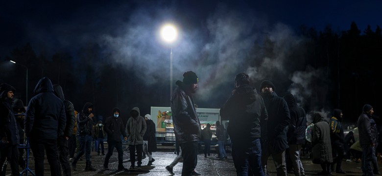 Migrant płynął rzeką przez 6 dni? "Dotarł na piechotę z Afganistanu w towarzystwie kota"