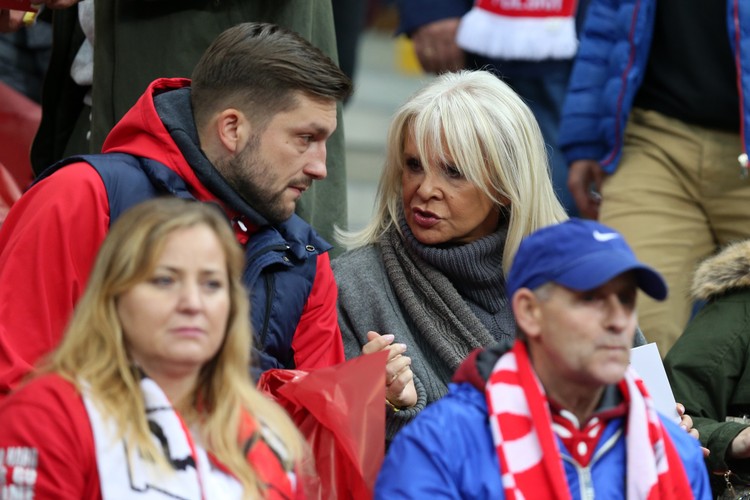 Lis z córką, Olejnik z partnerem i żony piłkarzy. Oni wszyscy 'na żywo' dopingowali Polaków