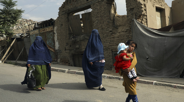 Sötét világ vár az Afganisztánban élő nőkre Fotó: MTI/AP/Rahmat Gul