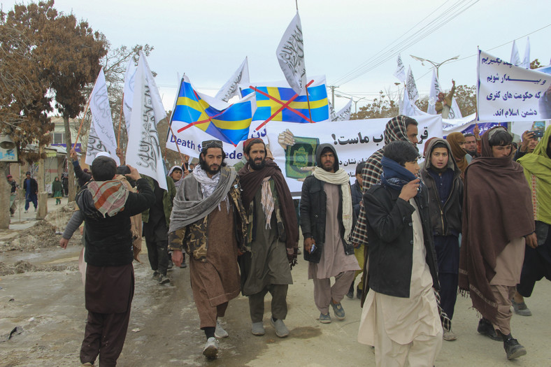 Afganistan. Protest przeciwko Szwecji na ulicach Ghazni, styczeń 2023 r.