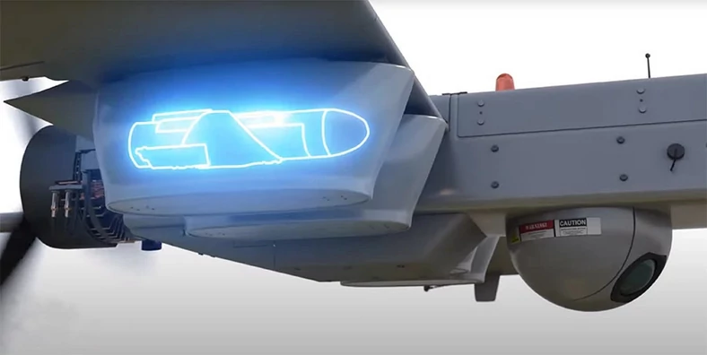 Amunicja Hatchet przenoszona jest w specjalnych zasobnikach montowanych na dronach