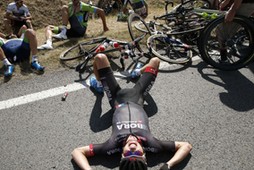 CYCLING-TOUR/CRASH