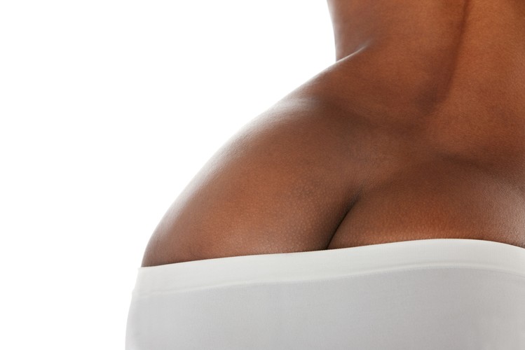 Czego kobieta nie powinna robić po wejściu z mężczyzną do łóżka?