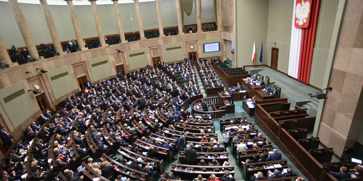 Pracownicy Sejmu dostaną podwyżki