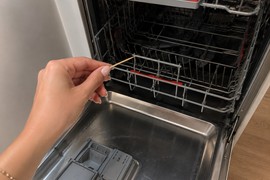 Domaćice čačkalicom rešavaju problem sa mašinom za sudove 