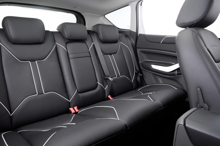 Pachnąca skóra z modnymi wstawkami