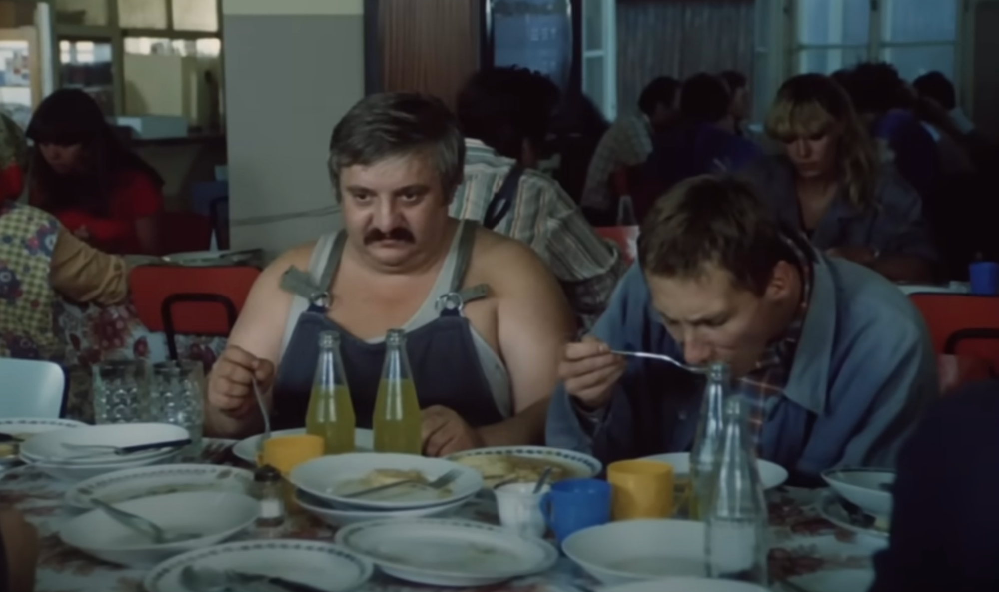 Marián Labuda a János Bán vo filme Vesničko má středisková.