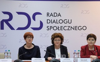 Biedroń chce ujawnienia zarobków i zakresu kompetencji wicepremier Beaty Szydło