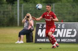 Jakub Bartkowski podpisał kontrakt z Wartą Poznań