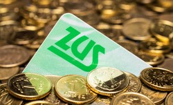 Co się dzieje z emeryturą i rentą po śmierci? Kiedy można je zatrzymać? ZUS stawia sprawę jasno