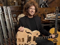Pat Metheny i jego piękne gitary