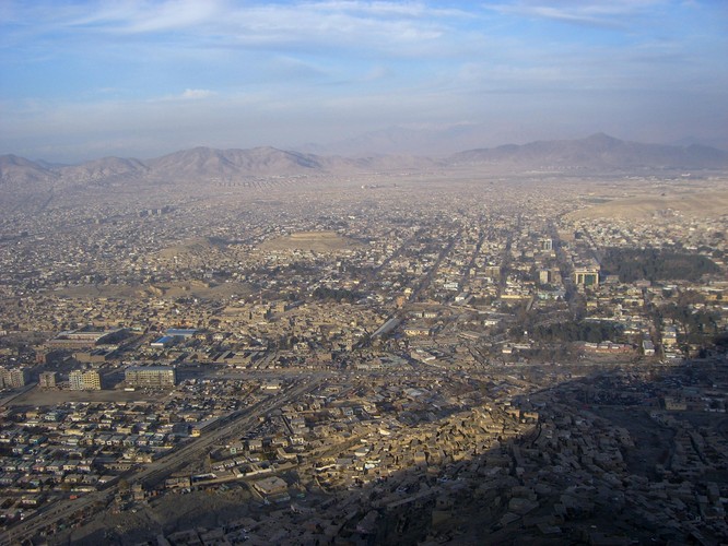 Kabul, Afganistan (fot. 'Kabul TV Hill view' autorstwa Sven Dirks, Wien - Praca własna. Licencja Creative Commons Attribution-Share Alike 3.0 na podstawie Wikimedia Commons)