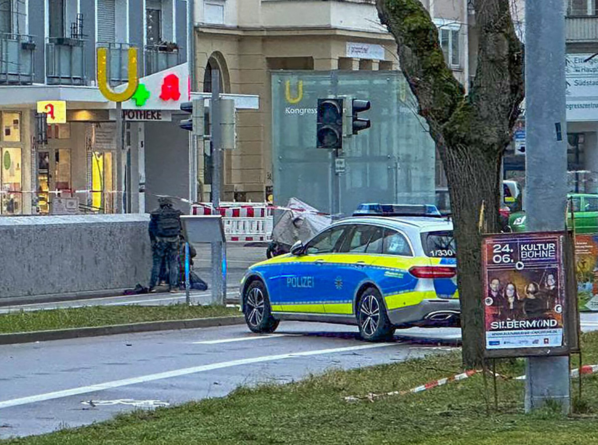 Sprawca wziął zakładników w aptece. Do środka wkroczyła policja