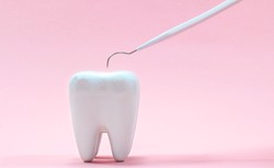 (Nie)potrzebne zęby mądrości: Kiedy i jak usuwać ósemki?