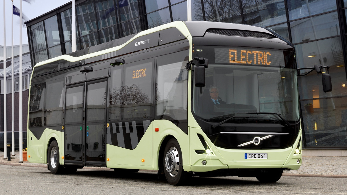 30 czerwca na ulice Wrocławia wyjadą dwa autobusy elektryczne marki Volvo. Przez 10 dni pojazdy będą testowane na specjalnej linii pokazowej A1, która będzie kursować na trasie od Uniwersytetu na Sępolno. Nowymi busami pasażerowie będą mogli jeździć bez biletów.