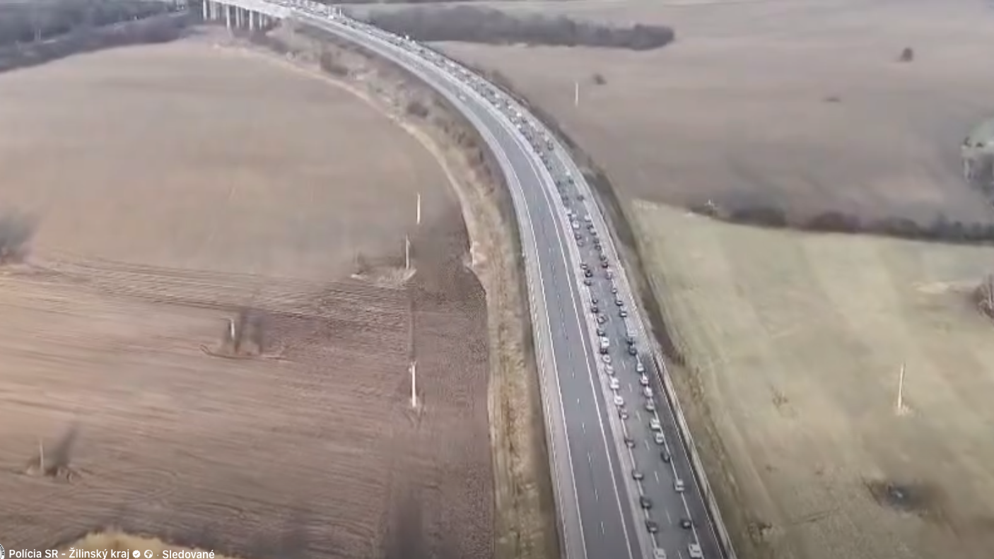 Dopravná zápcha na diaľnici D1 medzi Turanmi a Krpeľanmi, 26. decembra 2025