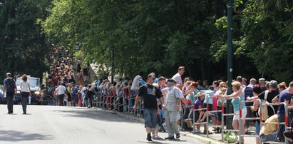 Najdłuższa kolejka w Polsce. Stoi po...