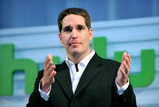 Jason Kilar i jego internetowa firma Hulu rzucili wyzwanie nadawcom telewizyjnym