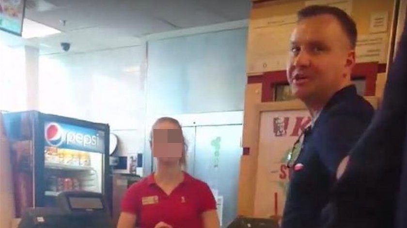 Zdenerwowany Andrzej Duda w KFC. Nie uniknął pytań o konstytucję