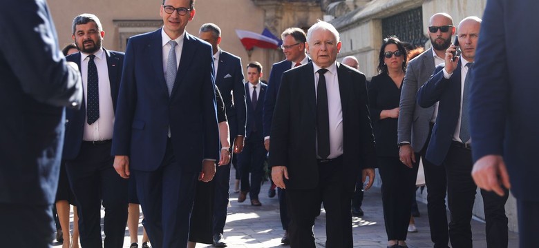 Gospodarka na zakręcie, a rząd wciska gaz do dechy [OPINIA]